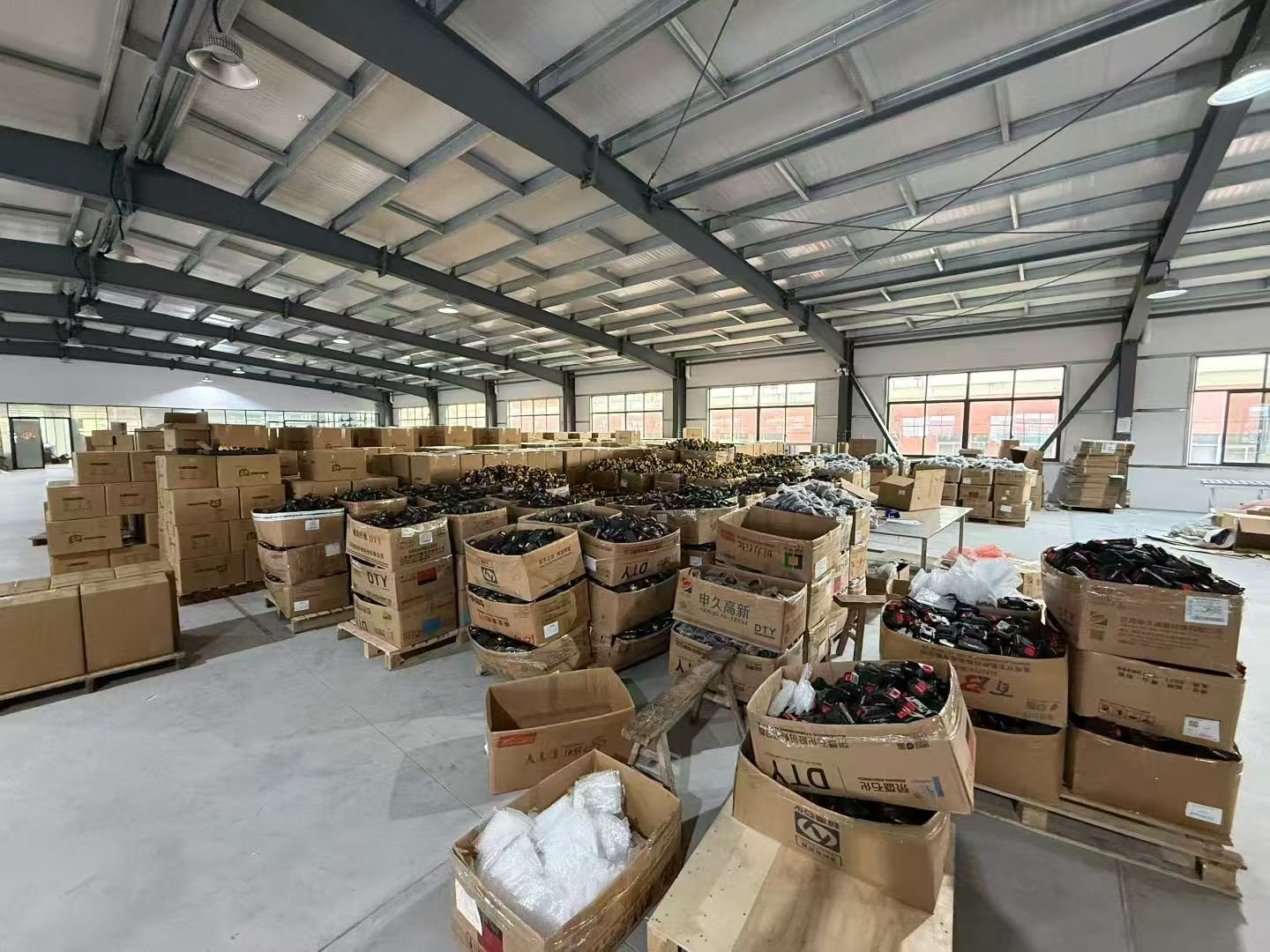 Power tool warehouse and order preparation